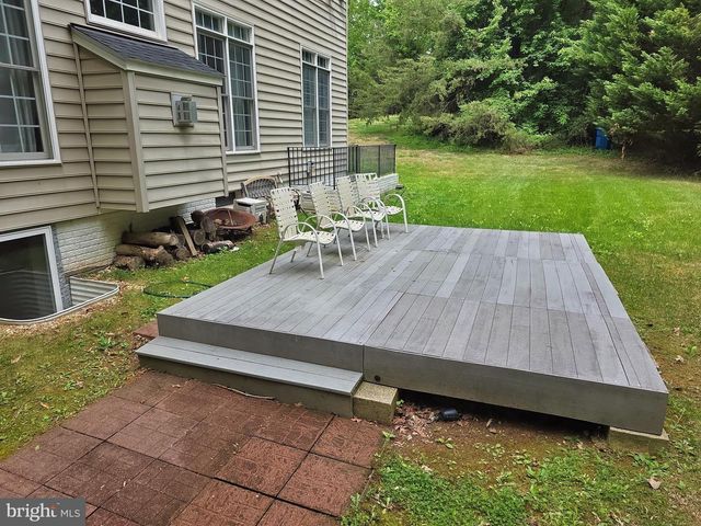 9205 FOREST GREENS DR, Lorton, VA 22079