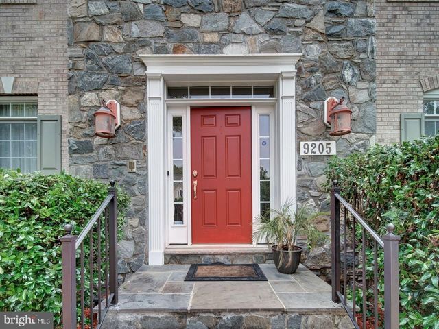9205 FOREST GREENS DR, Lorton, VA 22079