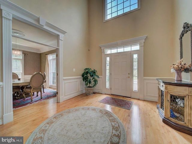 9205 FOREST GREENS DR, Lorton, VA 22079