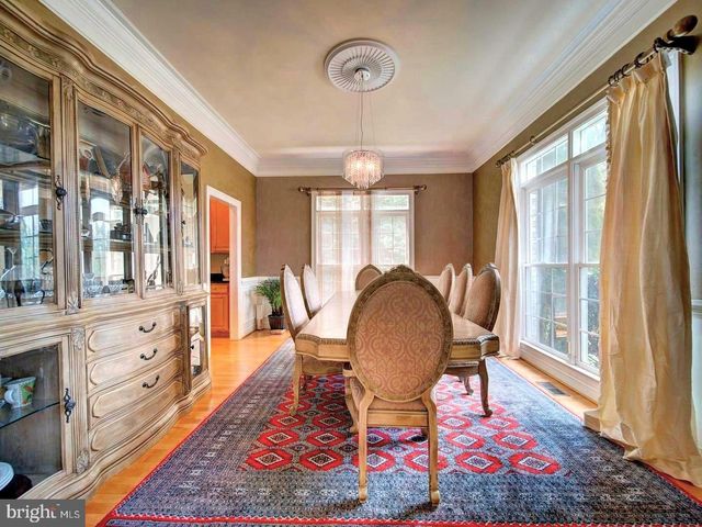 9205 FOREST GREENS DR, Lorton, VA 22079