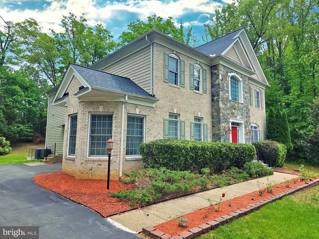 9205 FOREST GREENS DR, Lorton, VA 22079