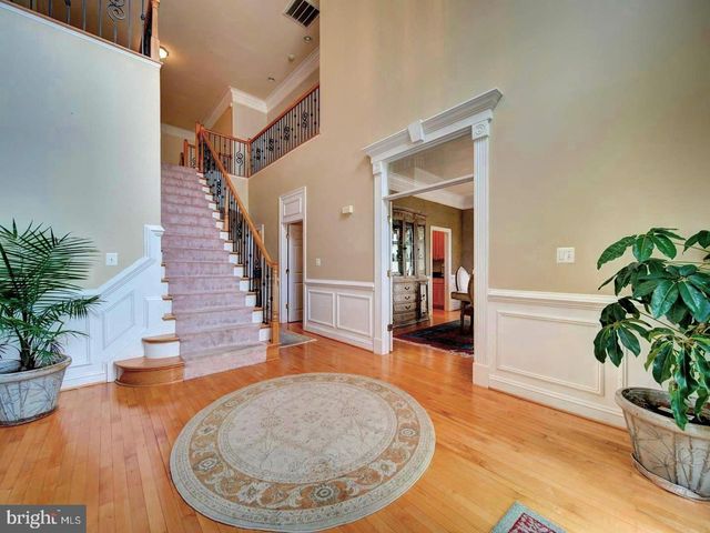 9205 FOREST GREENS DR, Lorton, VA 22079