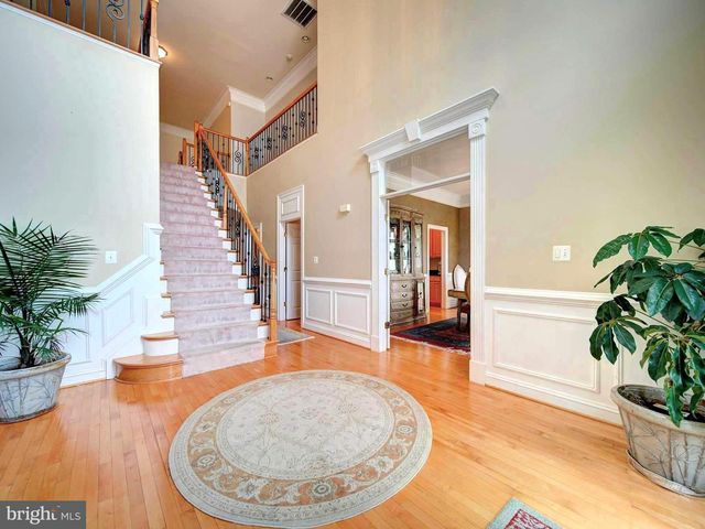 9205 FOREST GREENS DR, Lorton, VA 22079