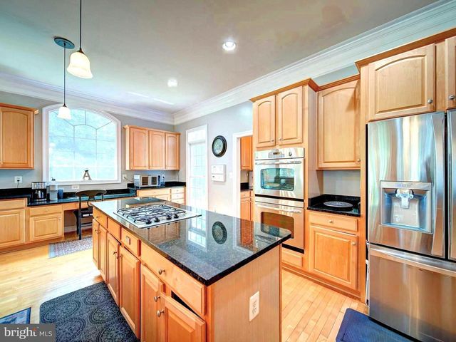 9205 FOREST GREENS DR, Lorton, VA 22079