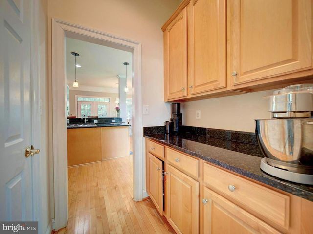 9205 FOREST GREENS DR, Lorton, VA 22079