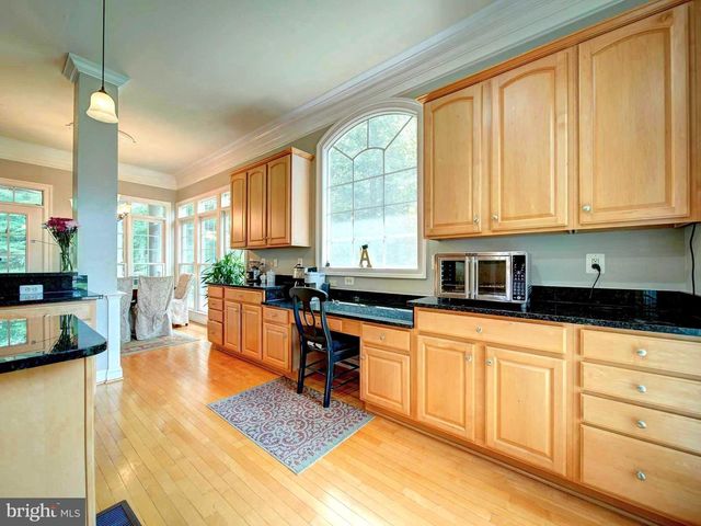 9205 FOREST GREENS DR, Lorton, VA 22079
