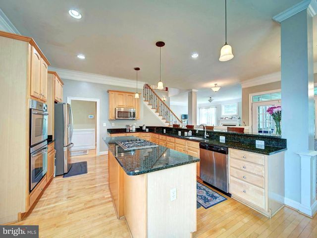 9205 FOREST GREENS DR, Lorton, VA 22079