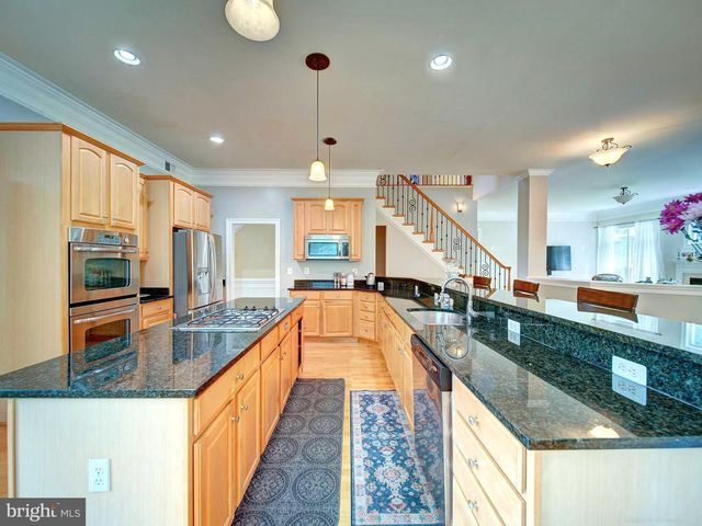 9205 FOREST GREENS DR, Lorton, VA 22079