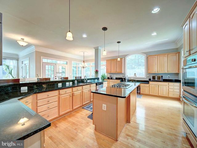 9205 FOREST GREENS DR, Lorton, VA 22079