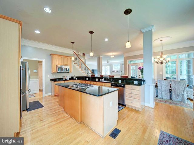 9205 FOREST GREENS DR, Lorton, VA 22079