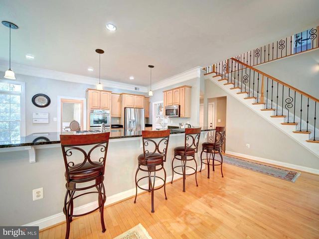 9205 FOREST GREENS DR, Lorton, VA 22079