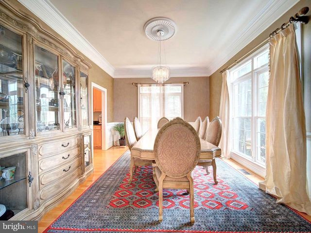 9205 FOREST GREENS DR, Lorton, VA 22079