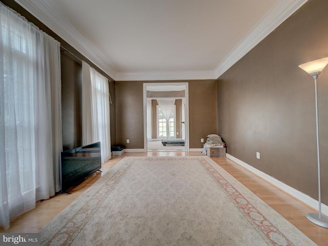 9205 FOREST GREENS DR, Lorton, VA 22079