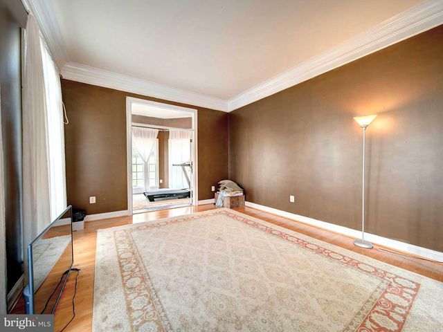9205 FOREST GREENS DR, Lorton, VA 22079