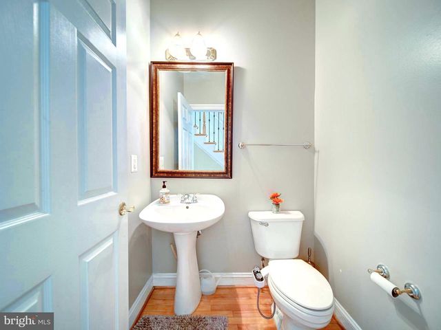 9205 FOREST GREENS DR, Lorton, VA 22079