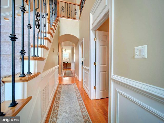 9205 FOREST GREENS DR, Lorton, VA 22079