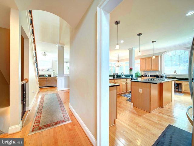 9205 FOREST GREENS DR, Lorton, VA 22079