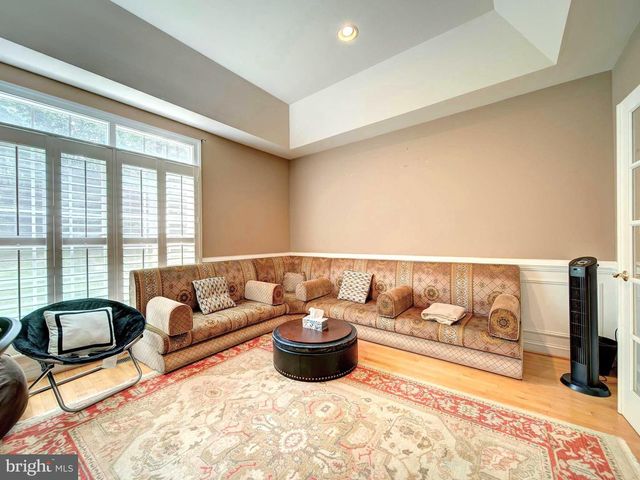 9205 FOREST GREENS DR, Lorton, VA 22079