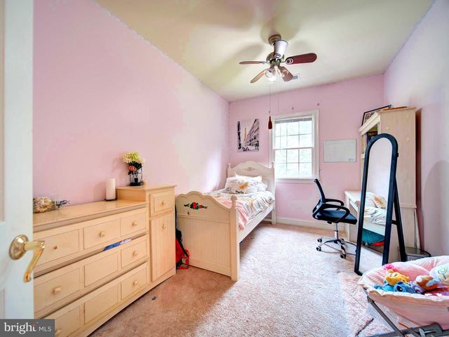 9205 FOREST GREENS DR, Lorton, VA 22079