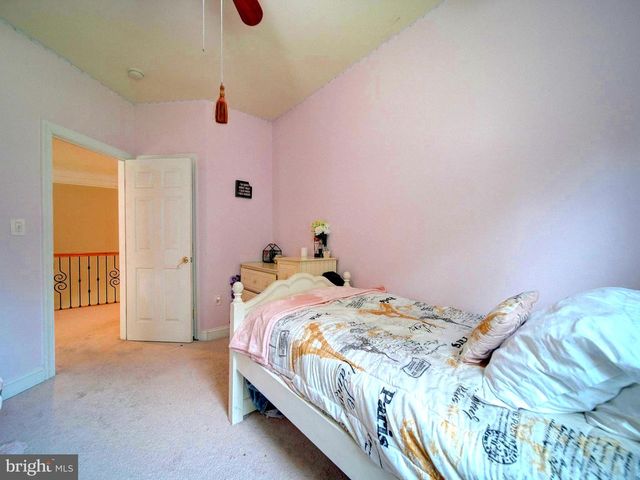 9205 FOREST GREENS DR, Lorton, VA 22079