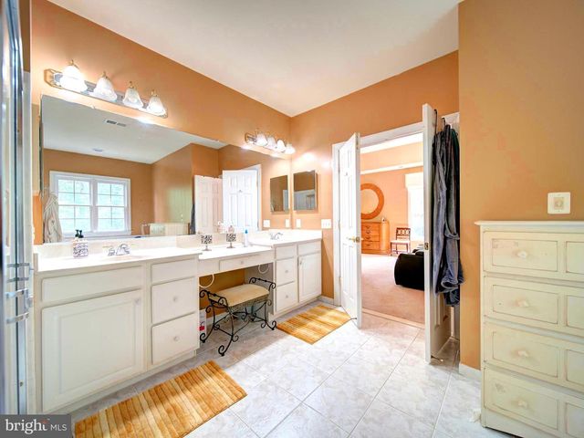9205 FOREST GREENS DR, Lorton, VA 22079