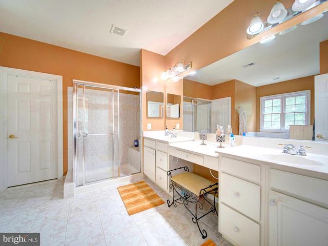 9205 FOREST GREENS DR, Lorton, VA 22079