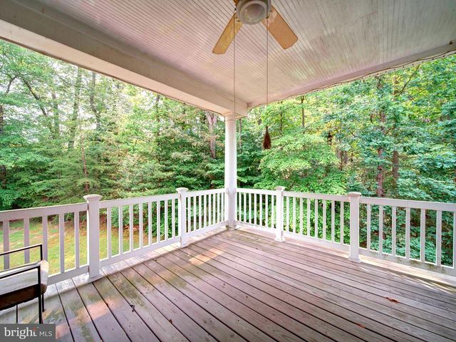9205 FOREST GREENS DR, Lorton, VA 22079