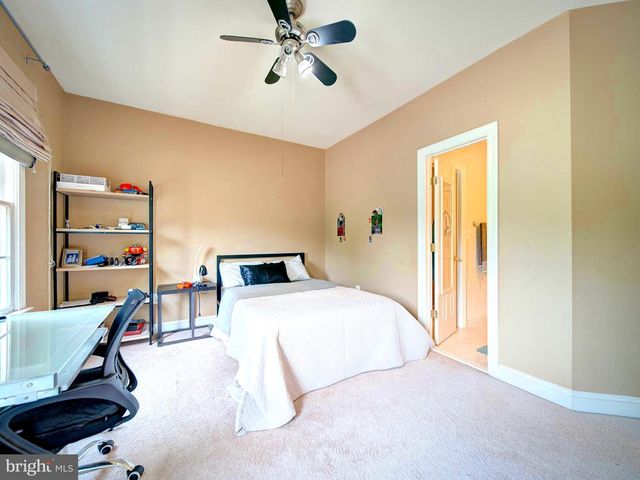 9205 FOREST GREENS DR, Lorton, VA 22079