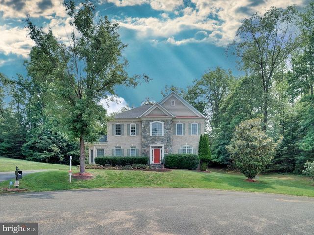 9205 FOREST GREENS DR, Lorton, VA 22079