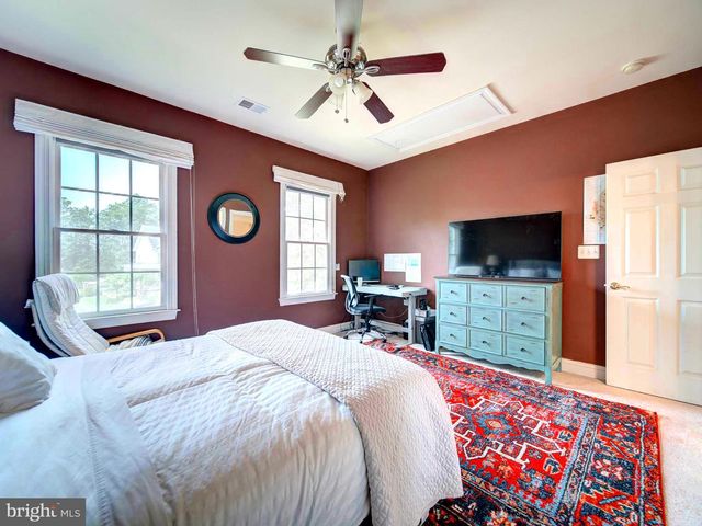 9205 FOREST GREENS DR, Lorton, VA 22079