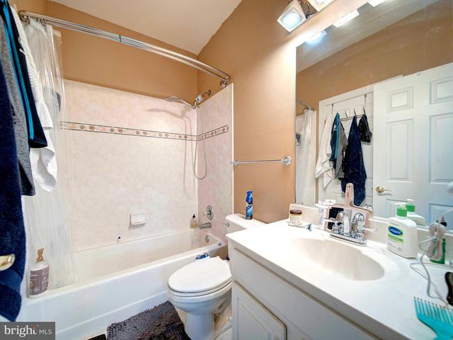 9205 FOREST GREENS DR, Lorton, VA 22079