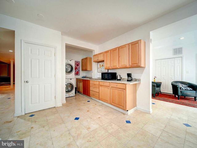 9205 FOREST GREENS DR, Lorton, VA 22079