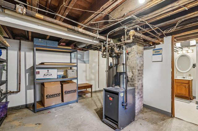 302 Wyoming Street E, Saint Paul, MN 55107