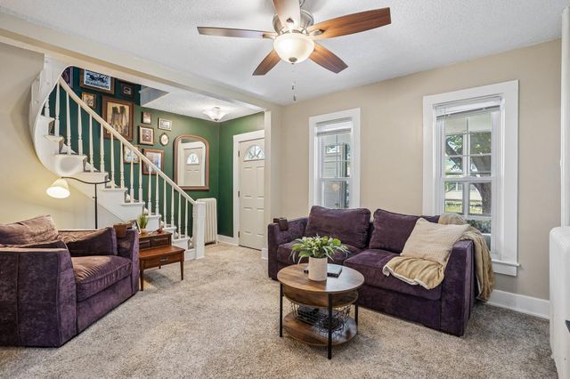 302 Wyoming Street E, Saint Paul, MN 55107
