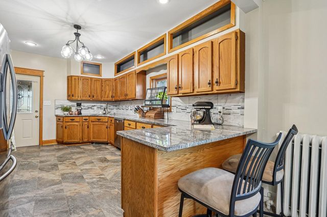 302 Wyoming Street E, Saint Paul, MN 55107