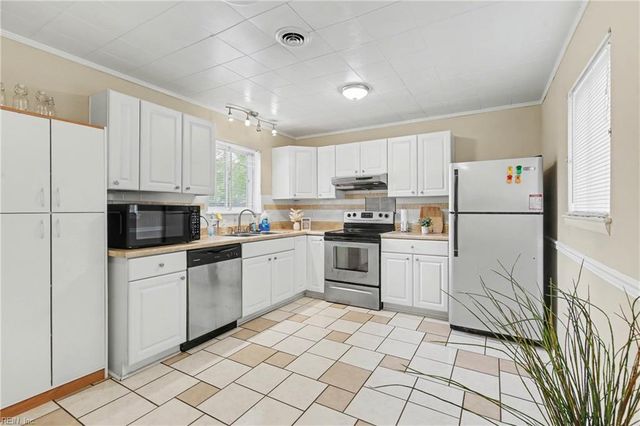 3805 Plaza TRL S, Virginia Beach, VA 23452