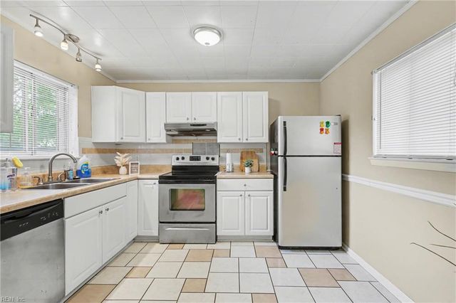 3805 Plaza TRL S, Virginia Beach, VA 23452