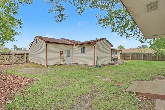 3805 Plaza TRL S, Virginia Beach, VA 23452