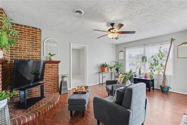 3805 Plaza TRL S, Virginia Beach, VA 23452