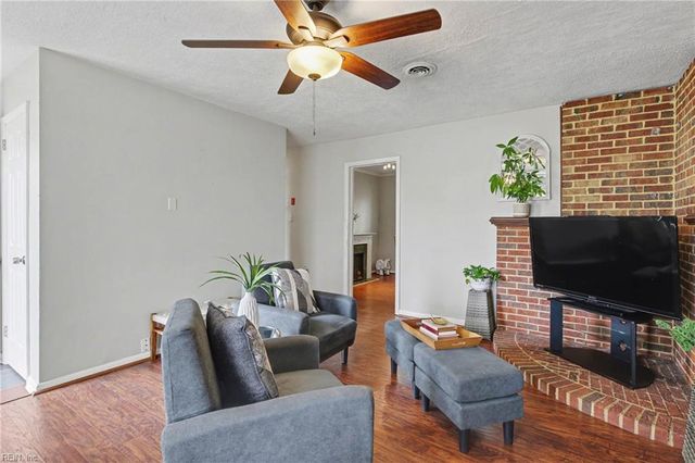 3805 Plaza TRL S, Virginia Beach, VA 23452