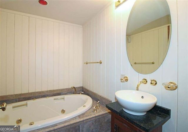 128 River Ridge Lane, Roswell, GA 30075