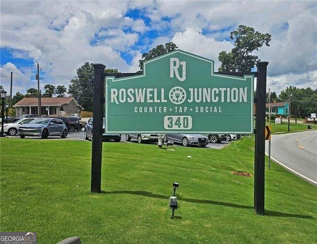 128 River Ridge Lane, Roswell, GA 30075