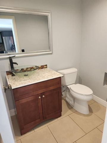 537 N University Dr 71, Plantation, FL 33324