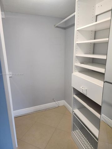 537 N University Dr 71, Plantation, FL 33324