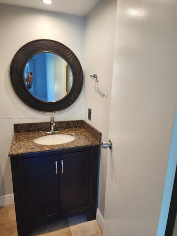 537 N University Dr 71, Plantation, FL 33324