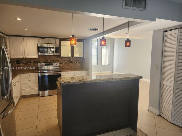 537 N University Dr 71, Plantation, FL 33324