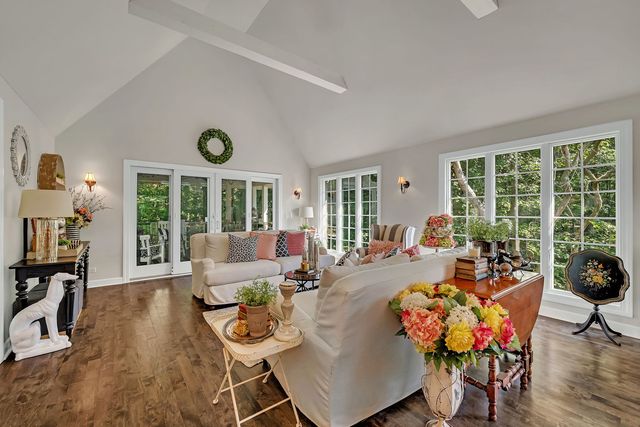 719 Stonebridge Road, Frankfort, IL 60423