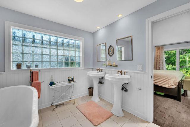 719 Stonebridge Road, Frankfort, IL 60423