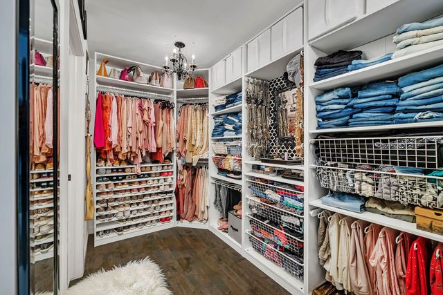 719 Stonebridge Road, Frankfort, IL 60423