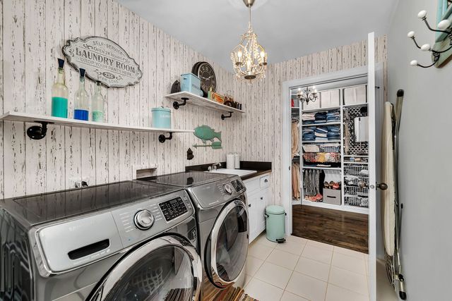 719 Stonebridge Road, Frankfort, IL 60423